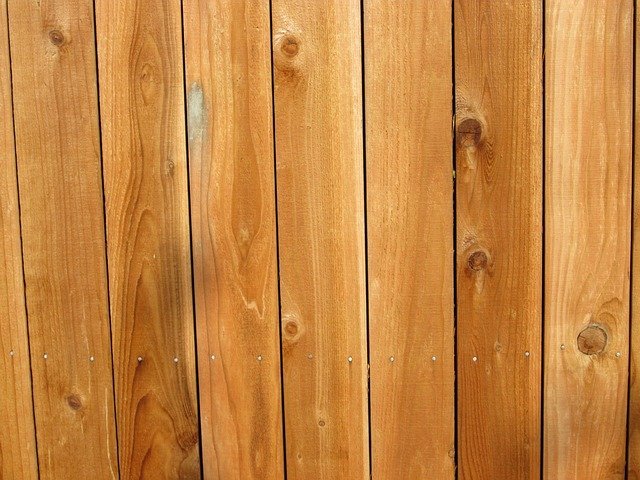 DIY Pallet Walls - Easy, Affordable Home Decor