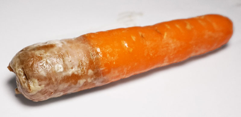 yellow flag mold food carrot