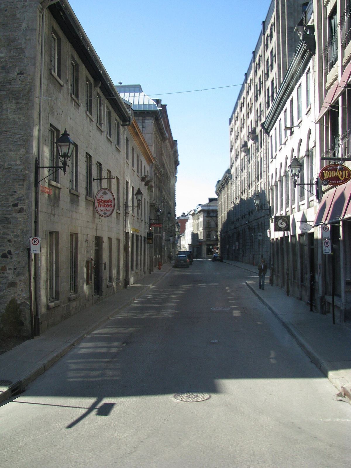 Rue Saint-Paul cobblestone street in Old Montreal, a service area for Mold Busters mold testing