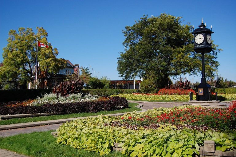 Chinguacousy Park gardens and Brampton clock, in the Brampton neighbourhoods Mold Busters serves